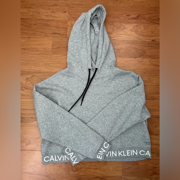 Cropped Calvin Klein Hoodie - Picture 4 of 5